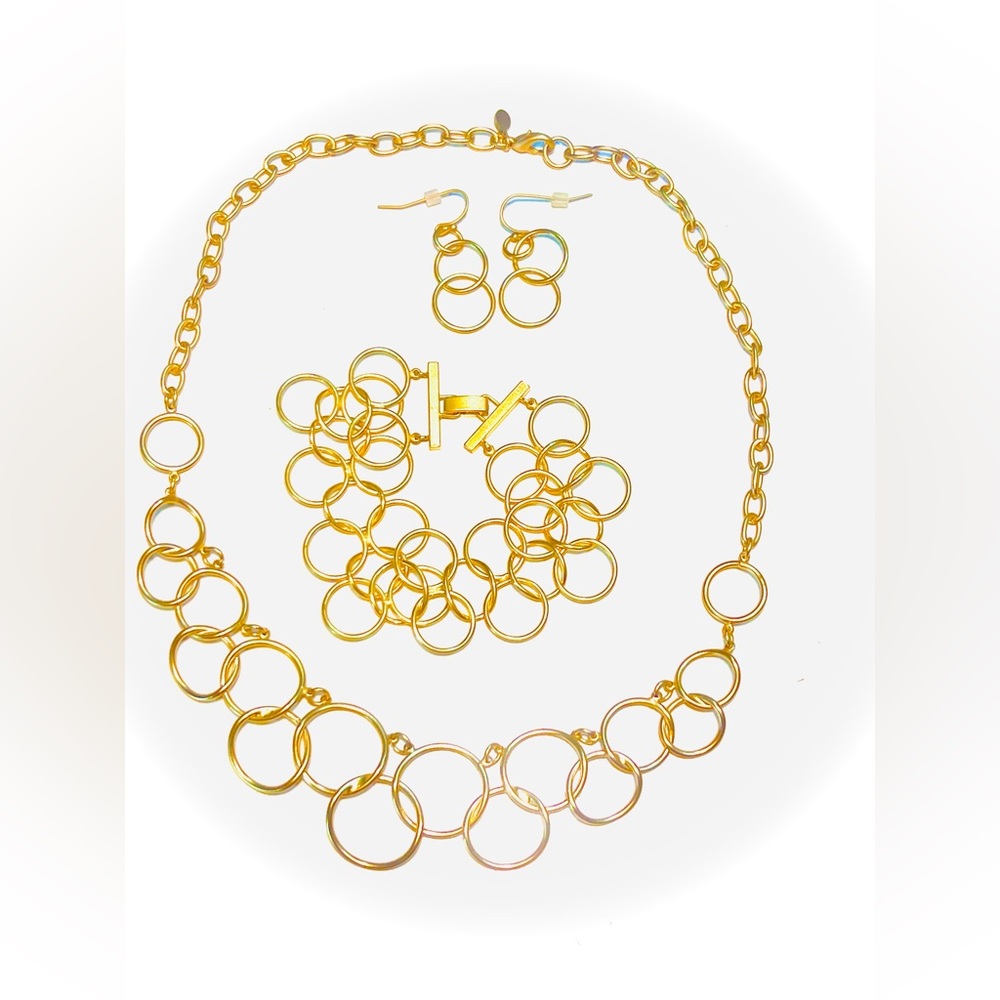 Premier Design NWOT Gold colored Circle Necklace/Earring/bracelet Set